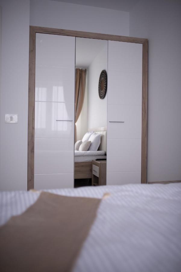 Apartament Denissia Oradea Exterior photo